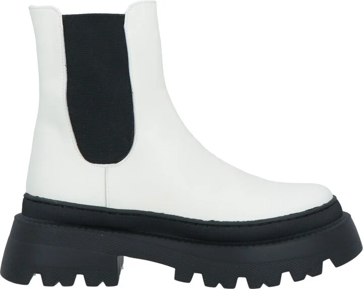 O. x.s. Woman Ankle boots - Image 3