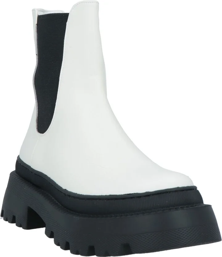 O. x.s. Woman Ankle boots - Image 4