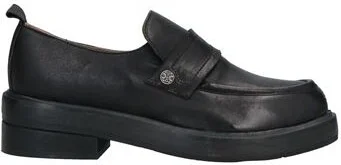 O. x.s. Woman Loafers
