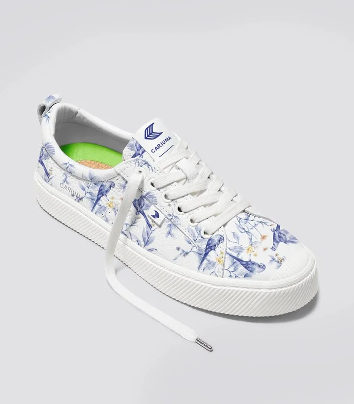 OCA Pebbled Leather White Blue Parrot Print Men - Image 2