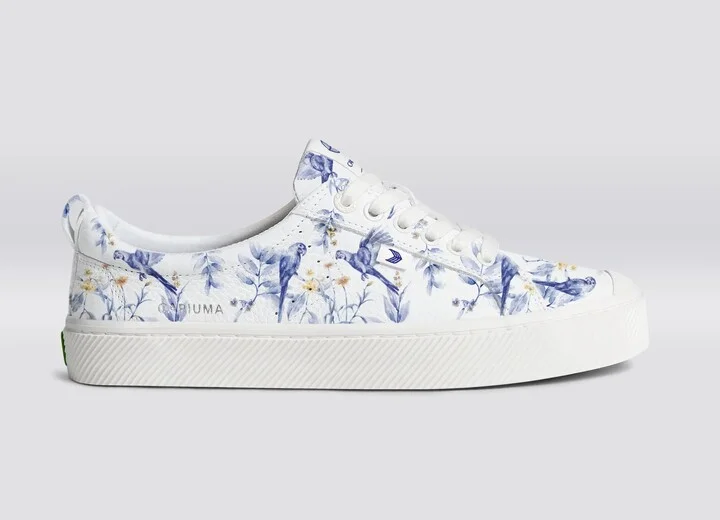OCA Pebbled Leather White Blue Parrot Print Men - Image 3