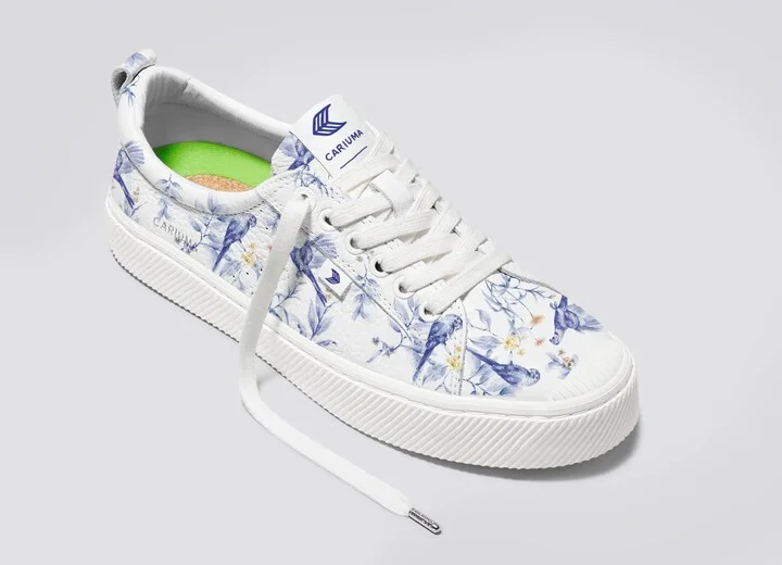 OCA Pebbled Leather White Blue Parrot Print Men - Image 4