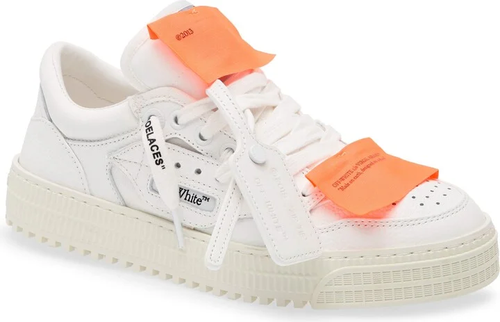 Off Court 3.0 Low Top Sneaker