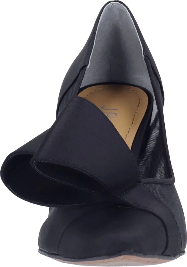 Olene Pointed Toe Pump - Image 4