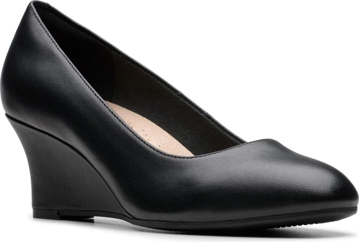 Olivette Pearl Wedge Pump