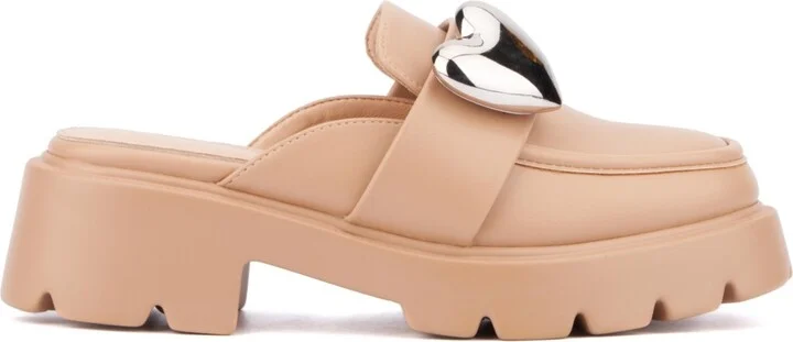 Olivia Miller Women's Heartless Platform Mule - Image 4