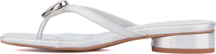 Olivia Miller Women's Love Buzz Flat Sandal - Image 11