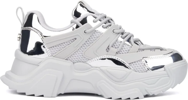 Olivia Miller Women's Zenith Low Top Sneakers - Image 6