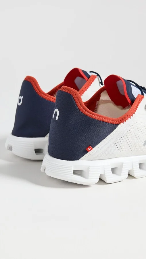 On Cloud 5 Coast Sneakers - Image 4