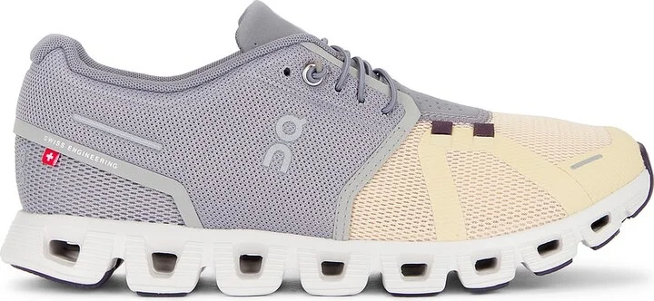 On Cloud 5 Sneaker in Grey