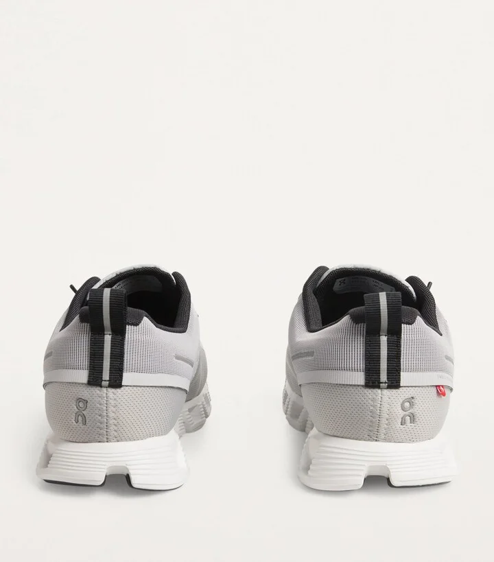 On Cloud 5 Waterproof Sneakers - Image 4