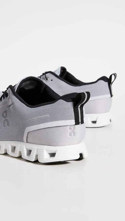 On Cloud 5 Waterproof Sneakers - Image 3