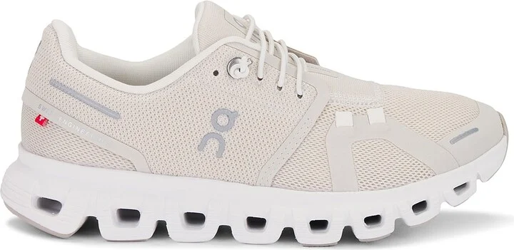 On Cloud 6 Sneaker in Grey