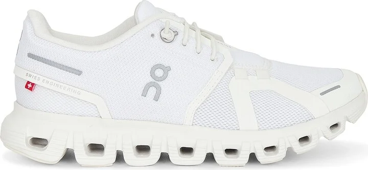 On Cloud 6 Sneaker in White