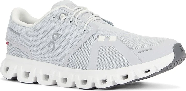 On Cloud 6 Sneakers in Grey - Image 2