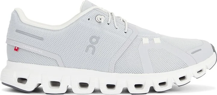 On Cloud 6 Sneakers in Grey