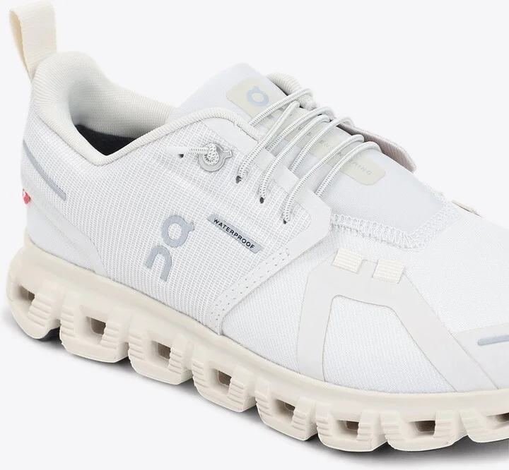 On Cloud 6 Waterproof Low-Top Sneakers - Image 3