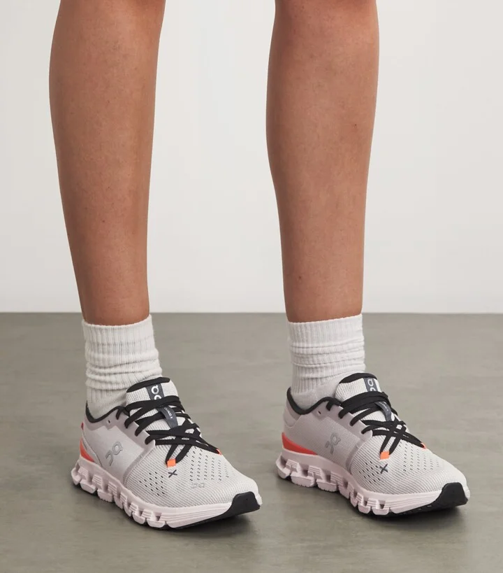 On Cloud X 4 Trainers - Image 2