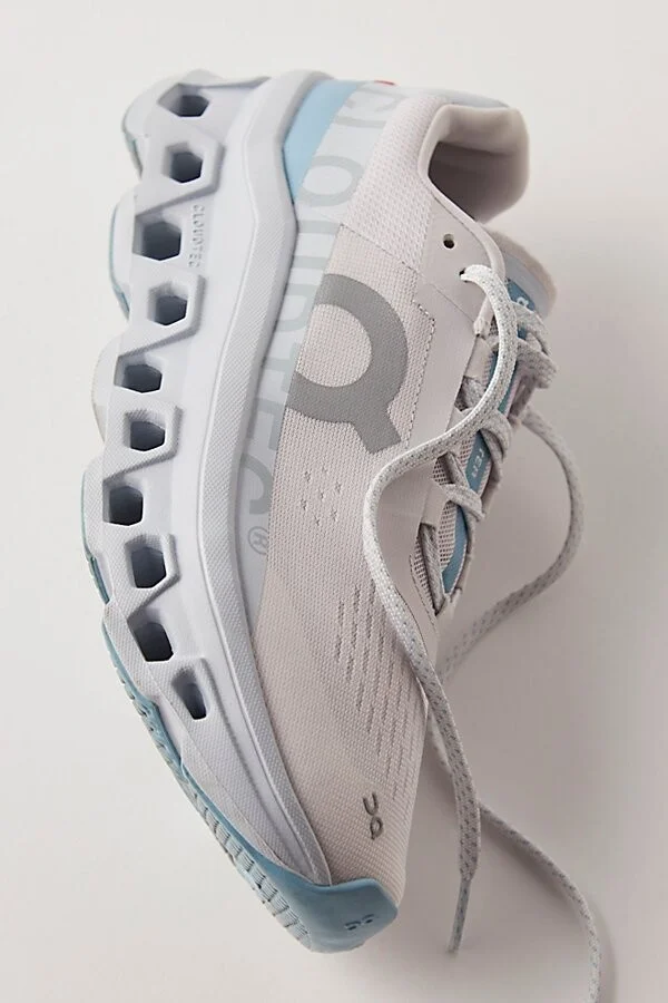 On Cloudmonster Sneakers