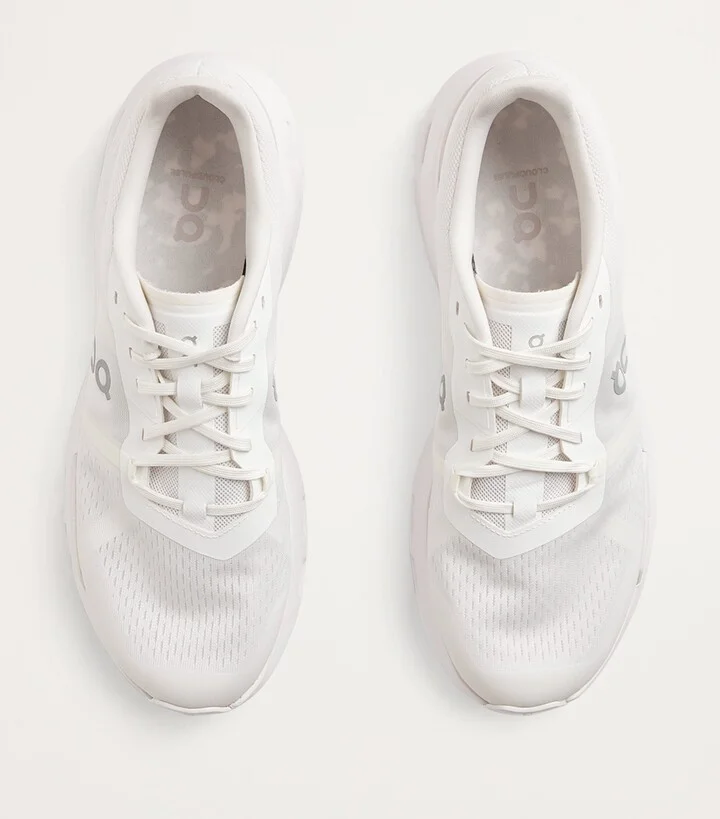 On Cloudpulse Trainers - Image 3