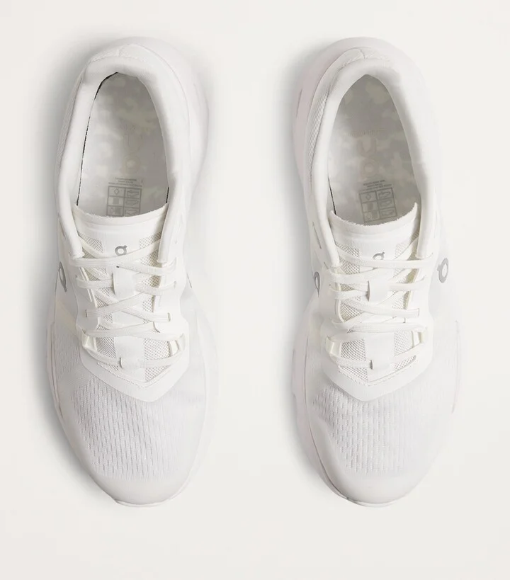 On Cloudpulse Trainers - Image 3