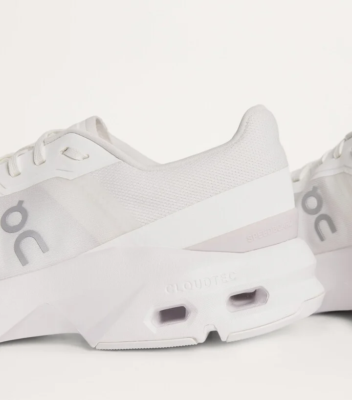 On Cloudpulse Trainers - Image 6
