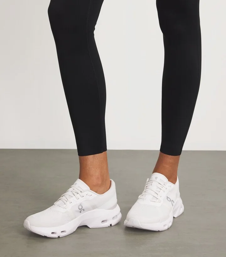 On Cloudpulse Trainers - Image 2