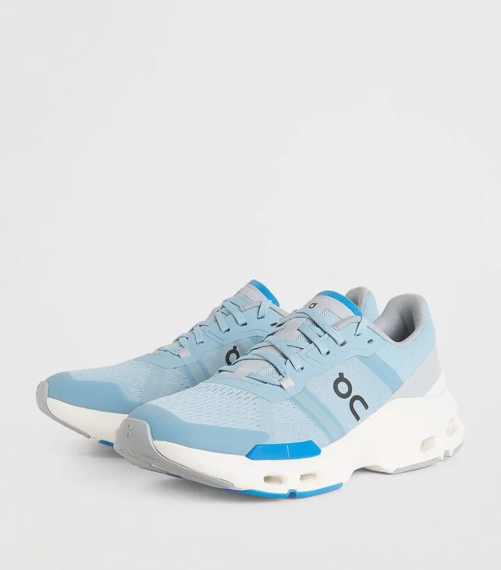 On Cloudpulse Trainers - Image 2