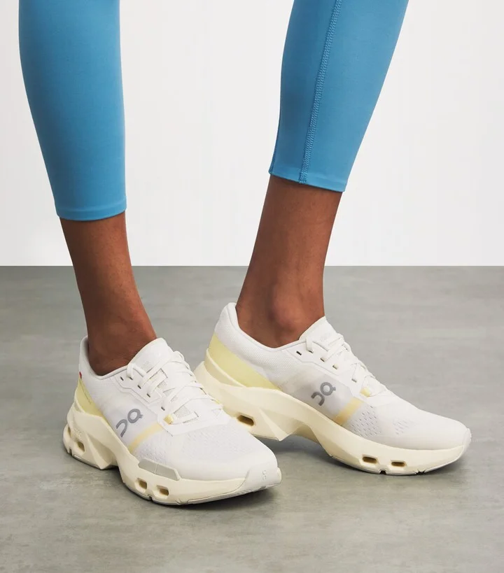 On Cloudpulse Trainers - Image 2