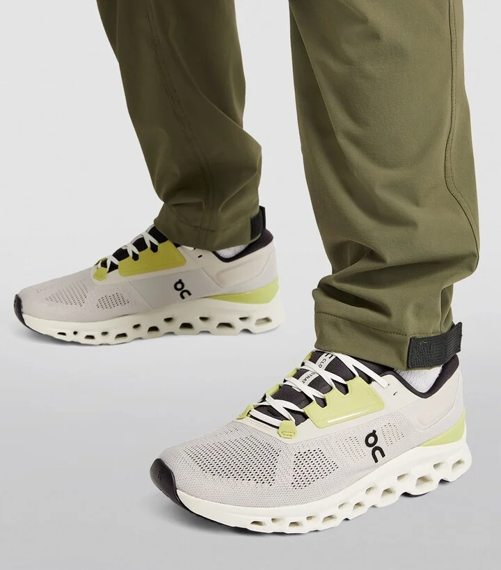 On Cloudstratus 3 Trainers - Image 6