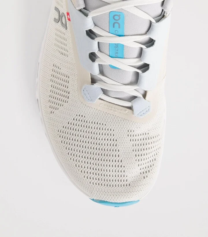 On Cloudstratus 3 Trainers - Image 4