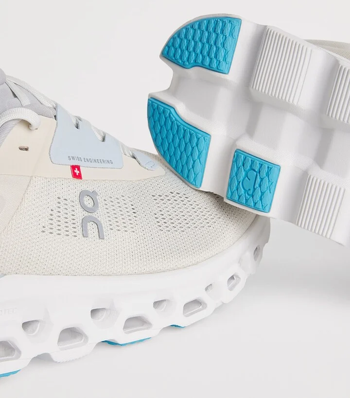 On Cloudstratus 3 Trainers - Image 5