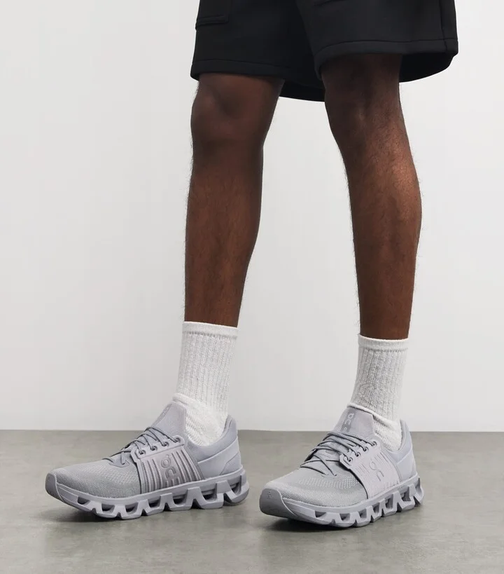 On Cloudswift 4 Ad Trainers - Image 2