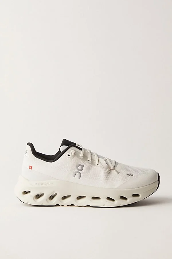 On Cloudtilt Sneakers - Image 3