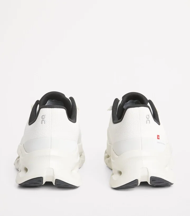 On Cloudtilt Trainers - Image 4