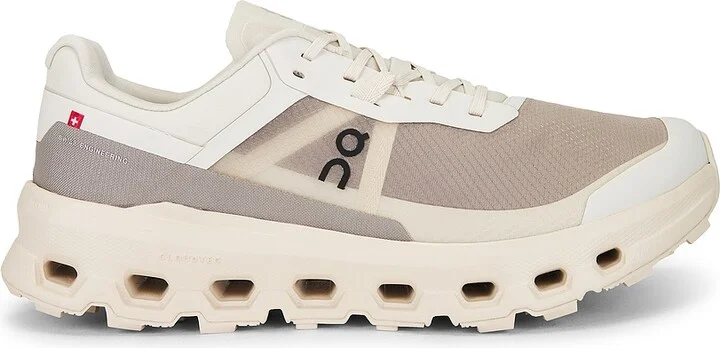 On Cloudvista 2 in White,Beige