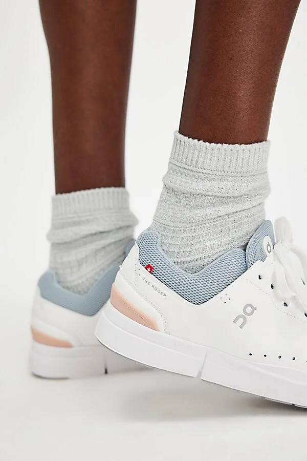 On Roger Advantage Sneakers - Image 2