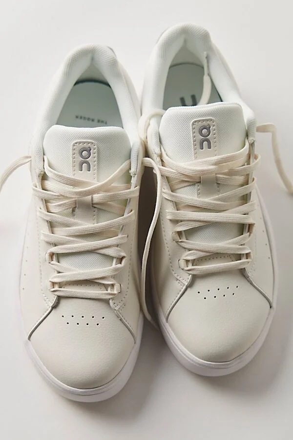 On Roger Advantage Sneakers