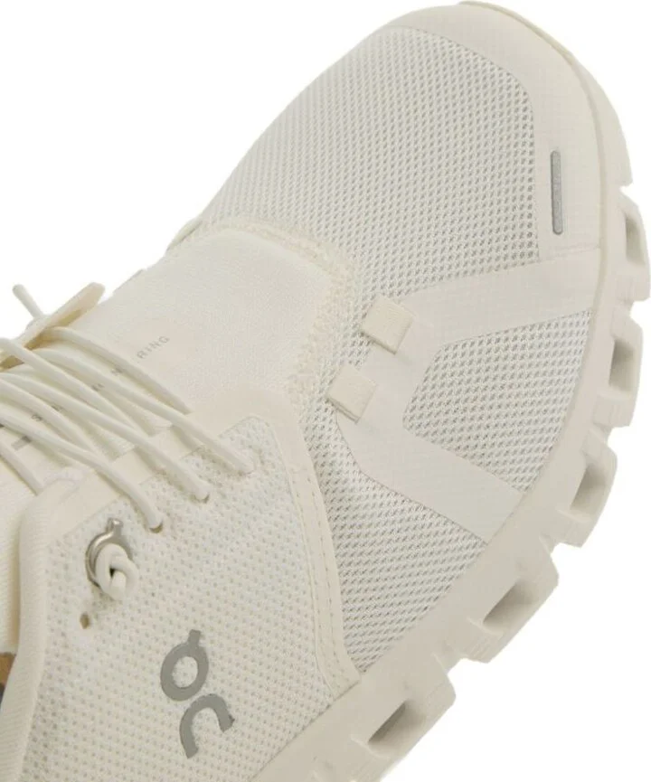On Running Cloud 6 Sneakers