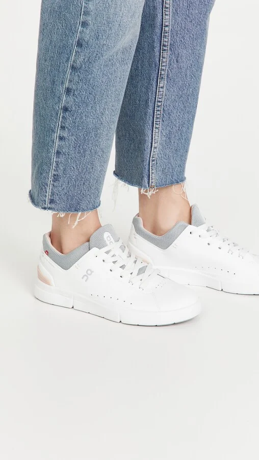 On The Roger Advantage Sneakers - Image 2