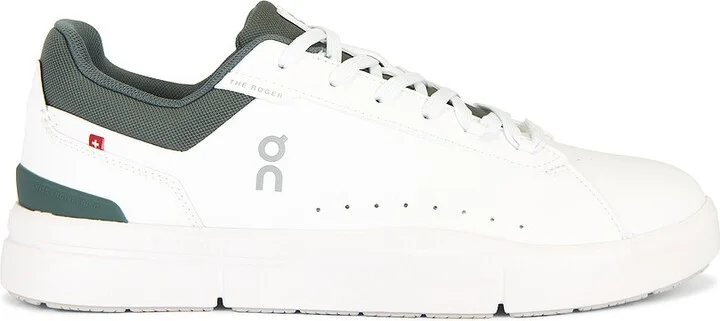 On The Roger Advantage Sneakers in White