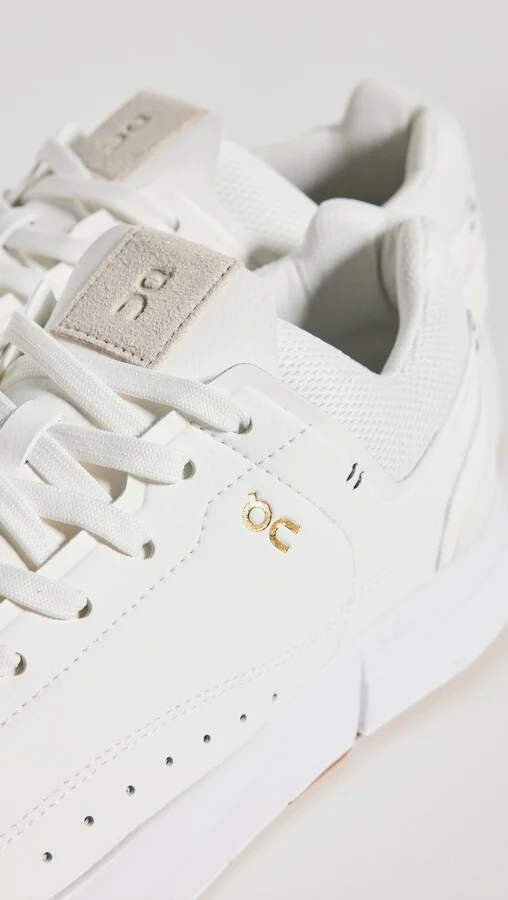 On The Roger Centre Court Sneakers - Image 4