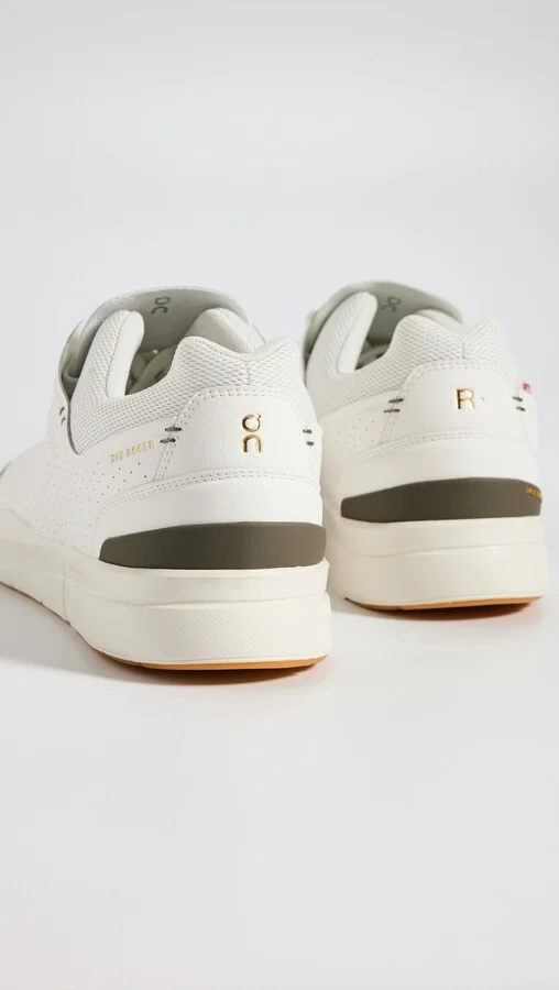 On The Roger Centre Court Sneakers - Image 2