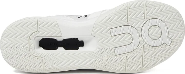 On The ROGER Clubhouse Pro Men's Shoes White/Ice : 9.5 M, Synthetic - Image 3