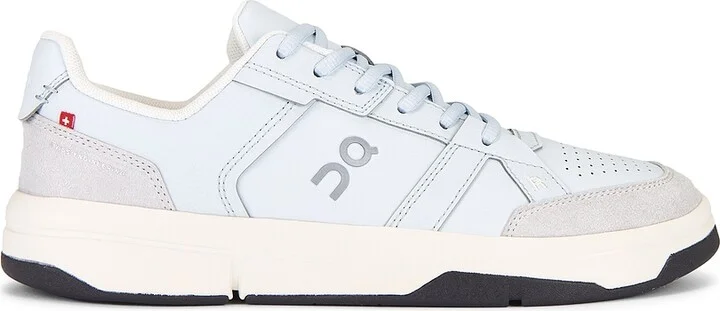 On The Roger Clubhouse Sneakers in Grey