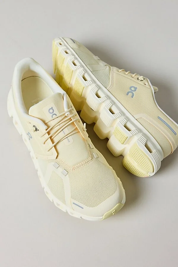 On Women's Cloud 6 Sneaker in White/White - Image 9
