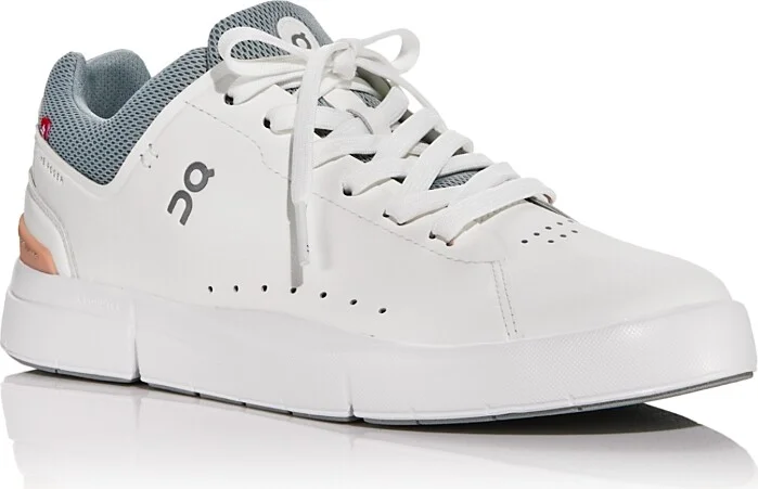 On Women's The Roger Advantage Low Top Sneakers