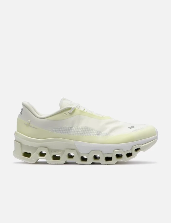 White > 白色 > 화이트 > ホワイト