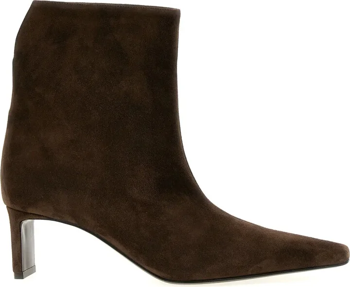 Ona boots