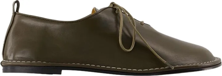 One Cut Shoes Flat Shoes - AMI Paris - Leather - Black